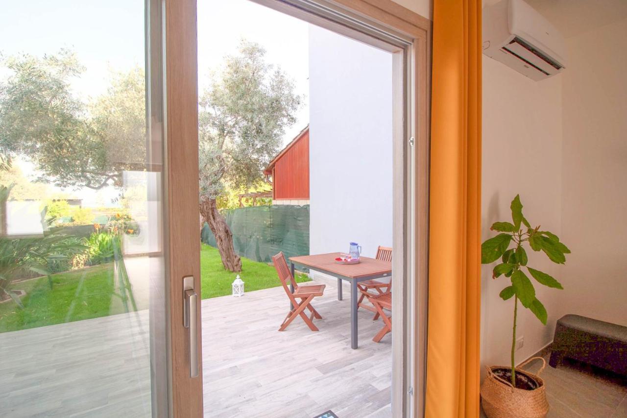 Domek Villa A 100Mt Dalla Spiaggia คาโปแตร์รา ภายนอก รูปภาพ